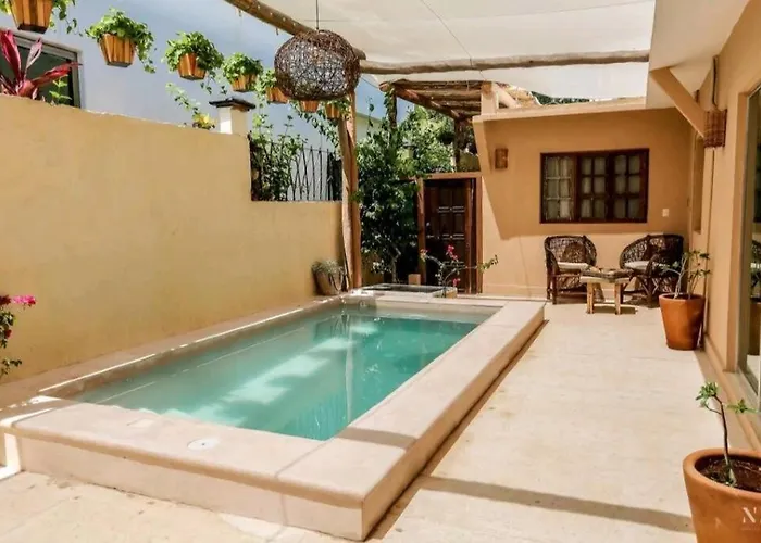 HIPHIPSTAY - The Pablo Escobar Villa